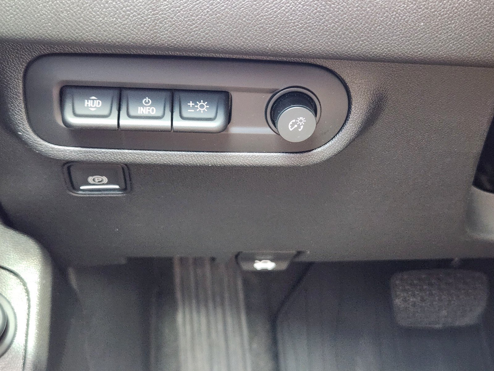 Used 2024 GMC Terrain AT4 w/ Infotainment Package II AWD/4WD image 19