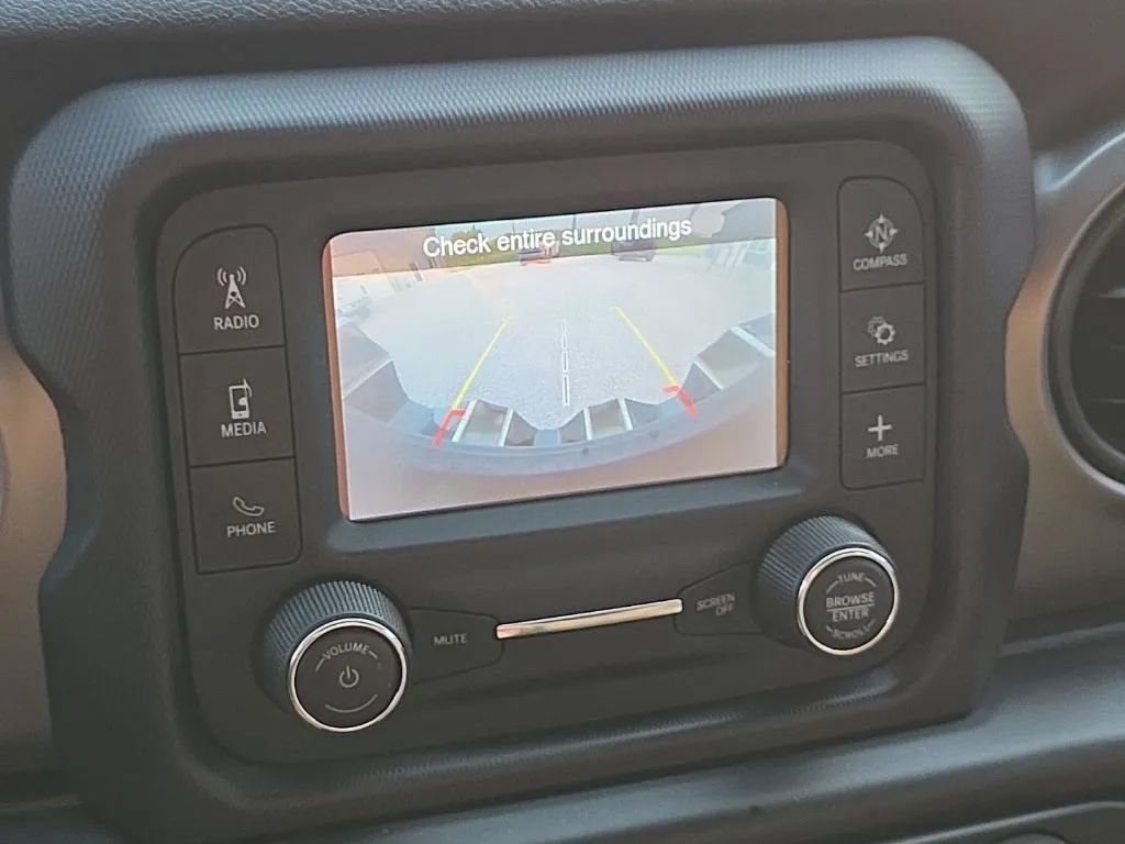 Used 2018 Jeep Wrangler Unlimited Sport AWD/4WD image 22