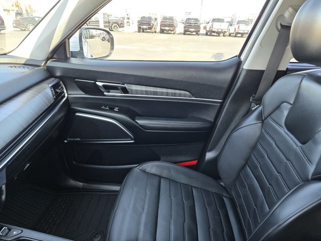 Used 2024 Kia Telluride SX Prestige w/ Towing Package image 15