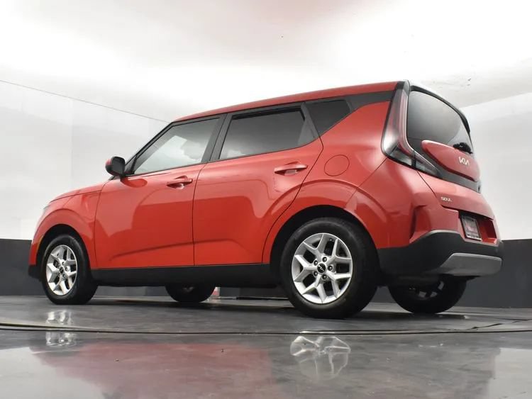 Used 2024 Kia Soul LX w/ LX Technology Package FWD image 9
