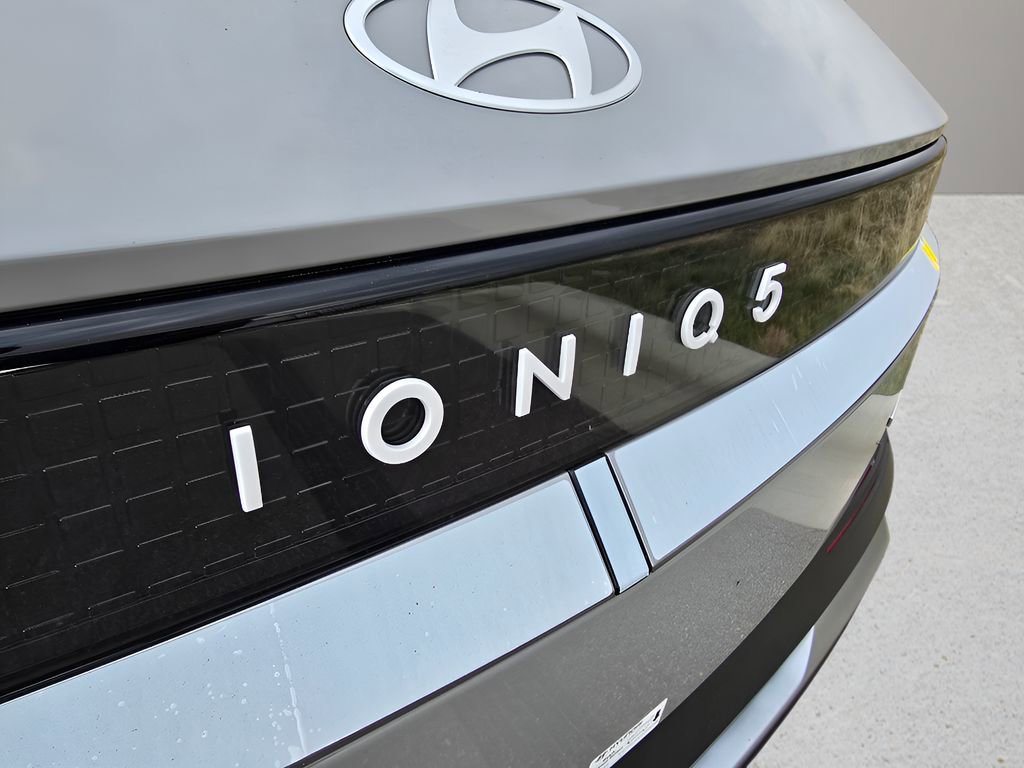 New 2026 Hyundai Ioniq 5 SEL AWD/4WD image 9