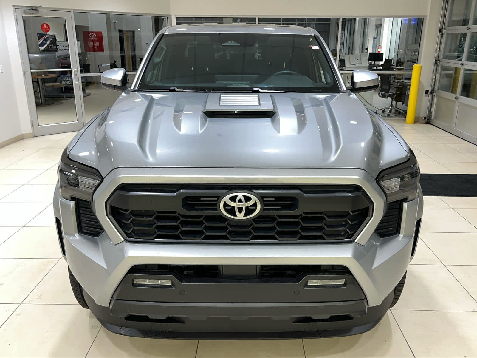 Used 2024 Toyota Tacoma TRD Sport w/ TRD Sport Upgrade Package image 9