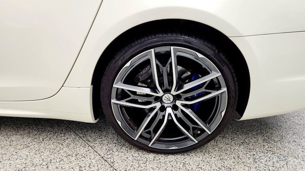 Used 2022 Maserati Quattroporte Modena image 9