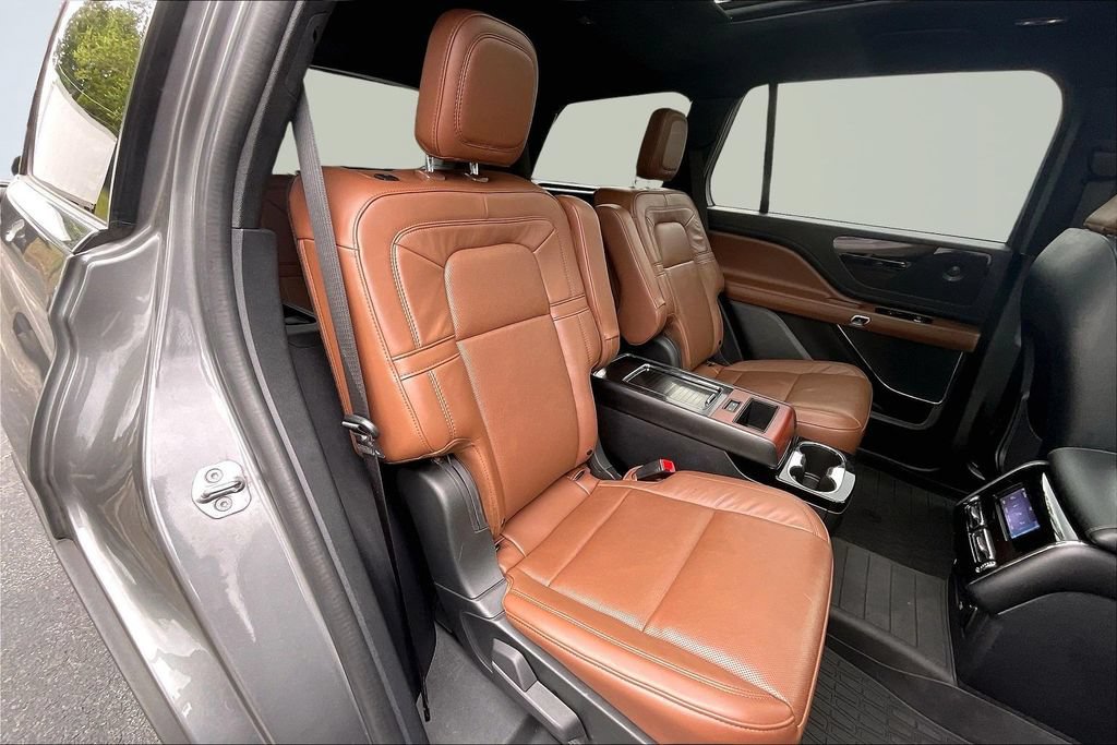 Certified 2023 Lincoln Aviator Reserve w/ Equipment Group 201A RWD image 26