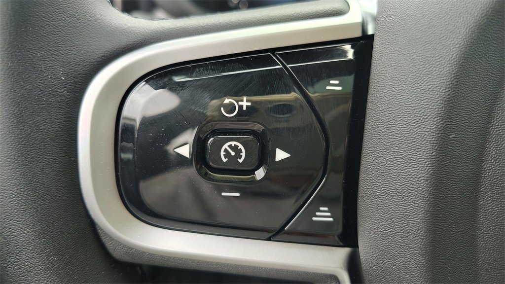 New 2026 Volvo XC60 B5 Ultra w/ Climate Package image 16