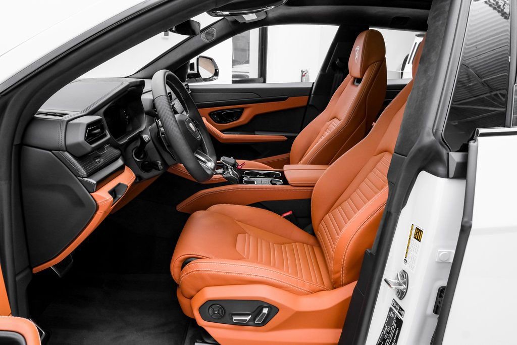 Used 2025 Lamborghini Urus SE AWD/4WD image 7
