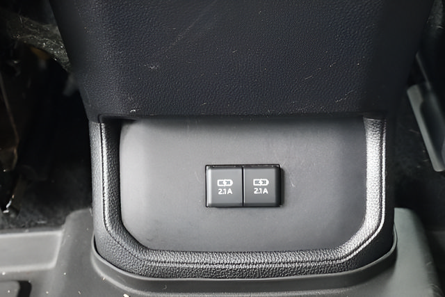 Used 2021 Toyota Highlander XLE AWD/4WD image 41