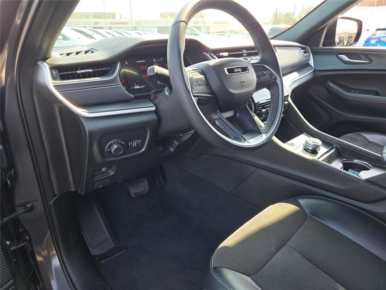 Certified 2024 Jeep Grand Cherokee Altitude image 24