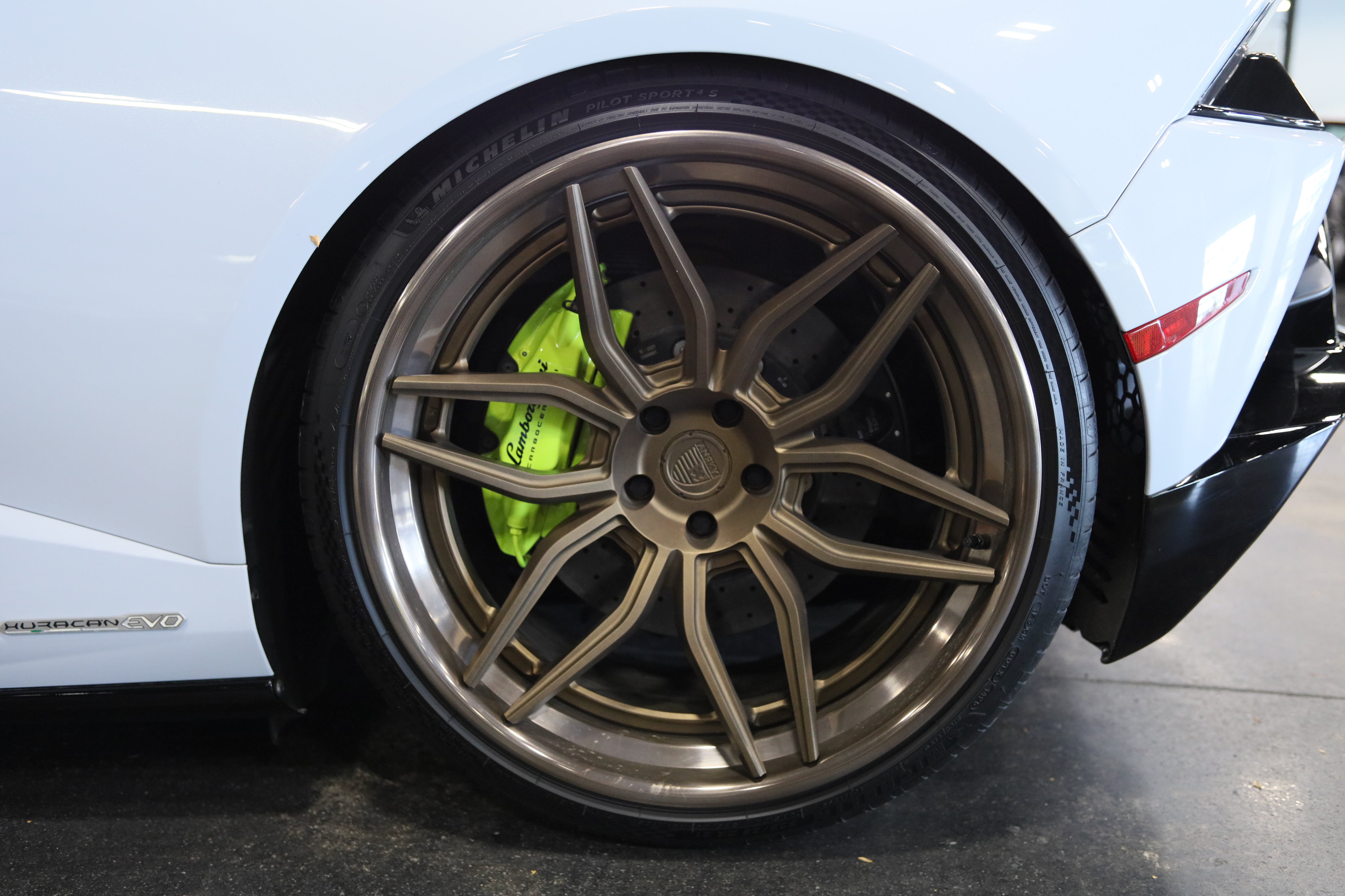 Used 2021 Lamborghini Huracan EVO AWD/4WD image 11