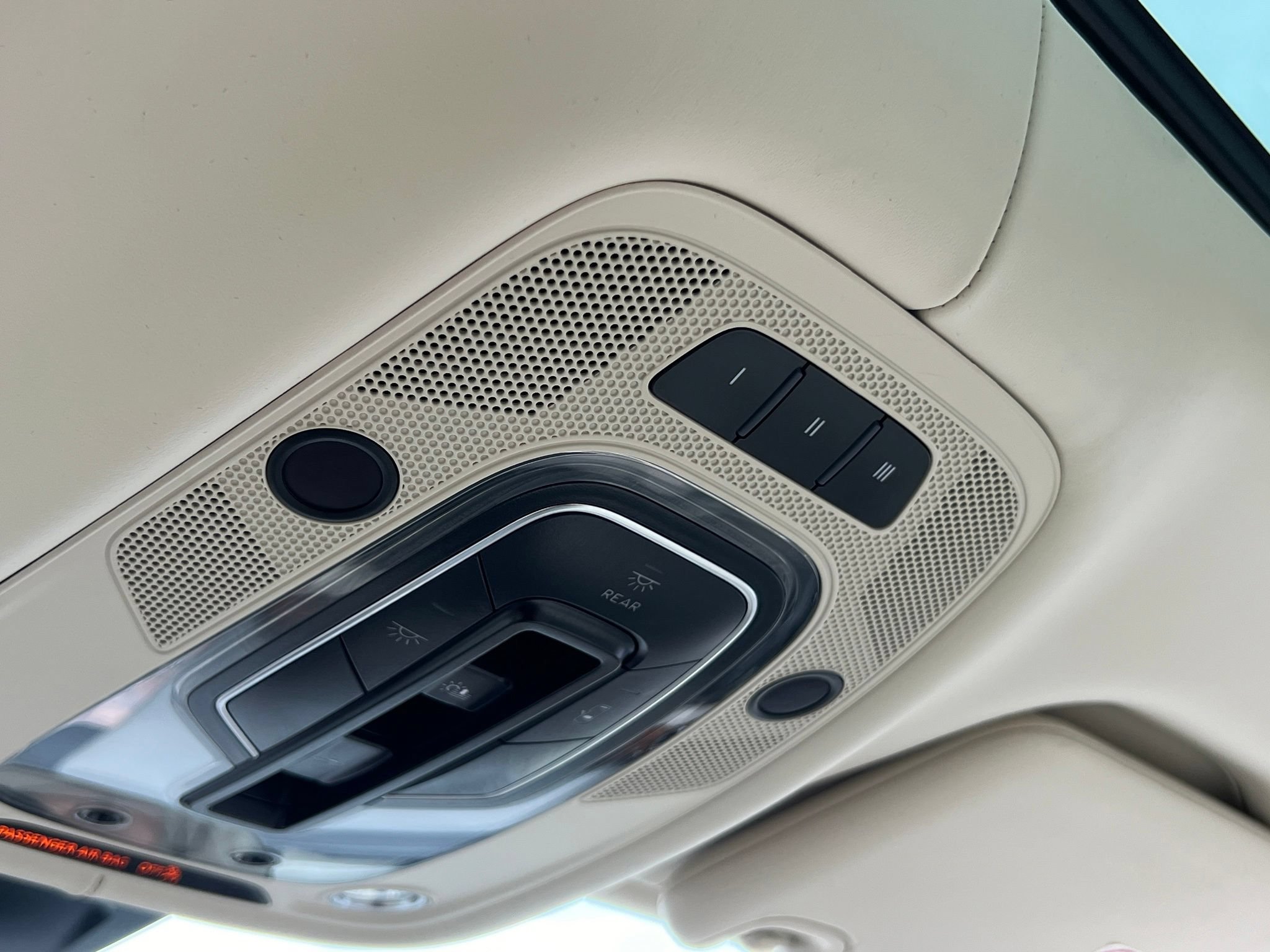 Used 2018 Bentley Bentayga AWD/4WD image 35