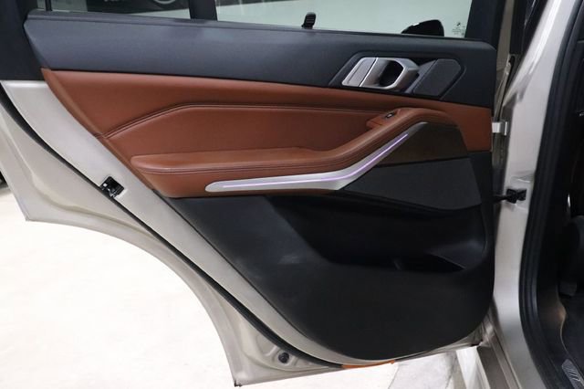 Used 2019 BMW X5 xDrive50i w/ M Sport Package image 19