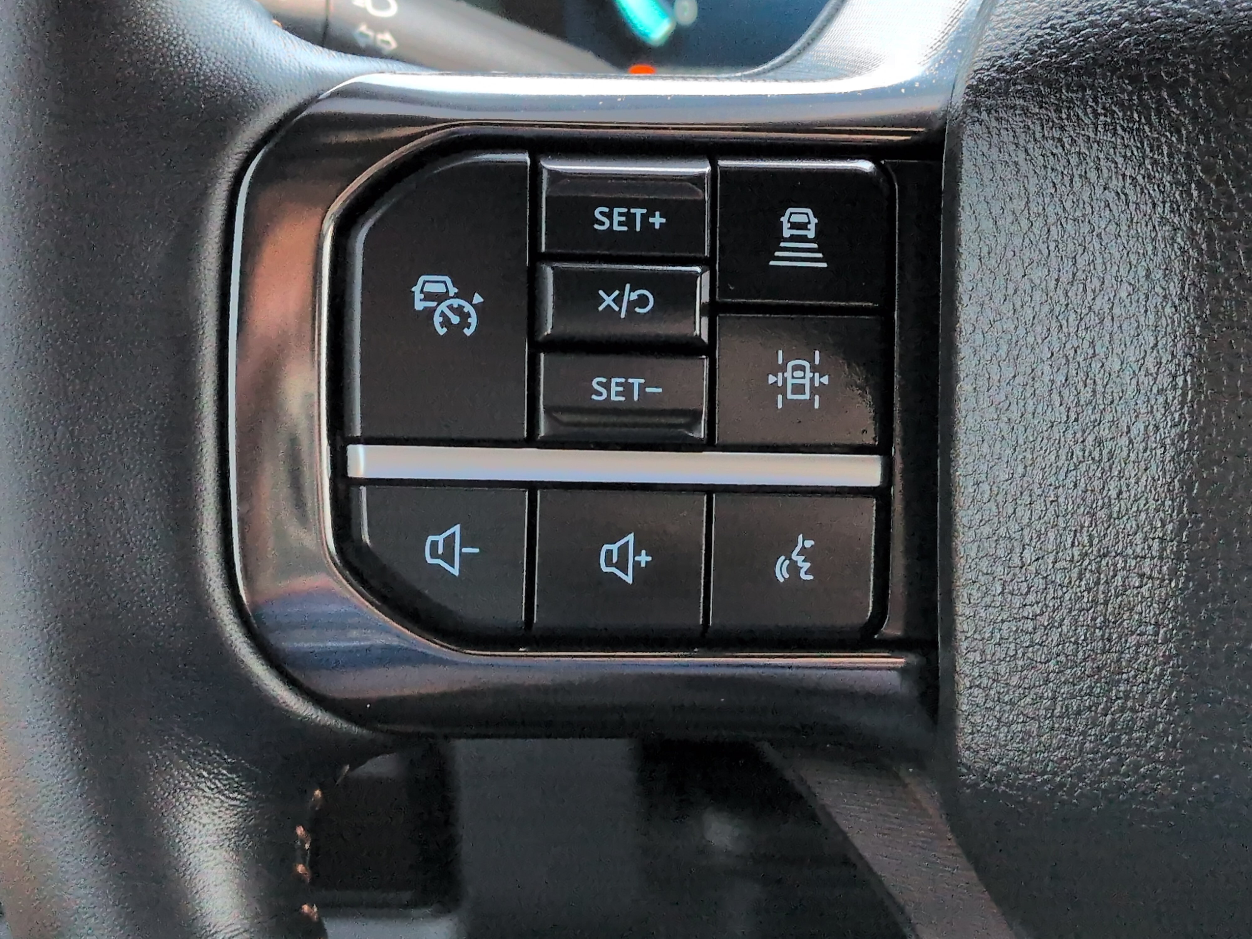 Used 2024 Ford F450 Platinum w/ FX4 Off-Road Package AWD/4WD image 24