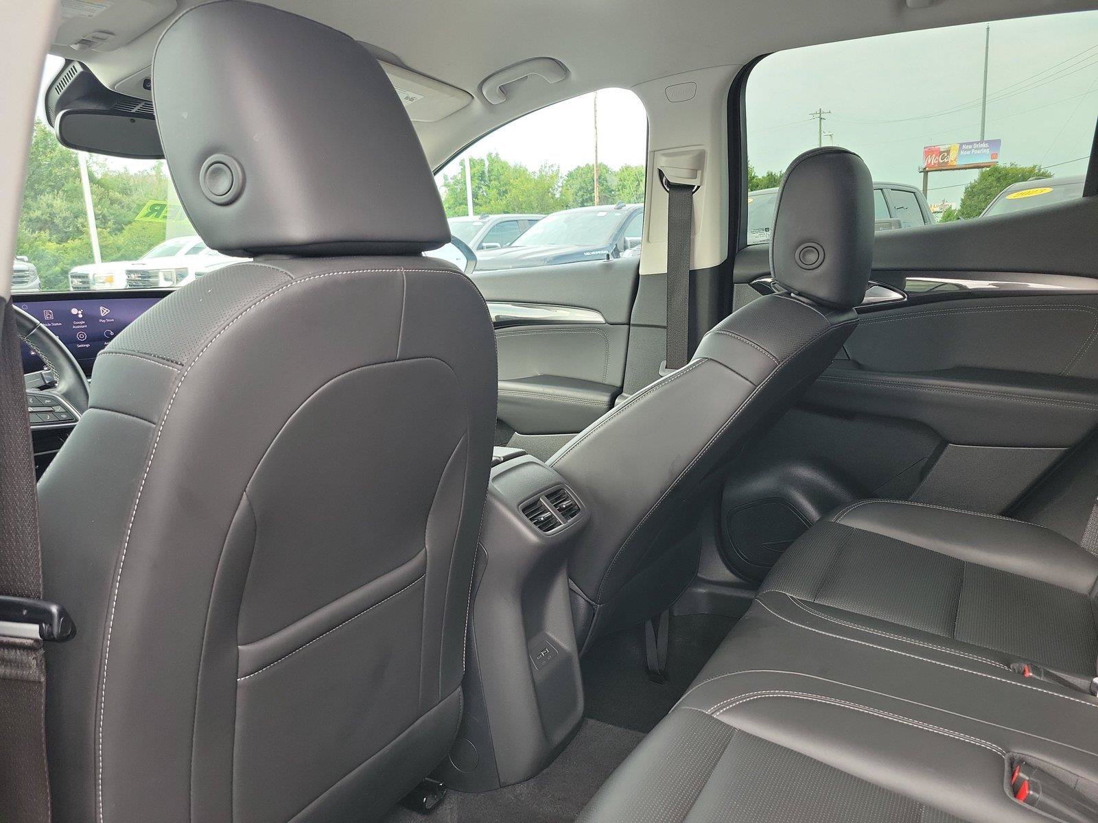Used 2024 Buick Envision Preferred AWD/4WD image 12