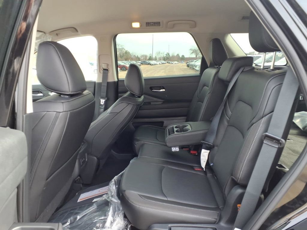 New 2026 Nissan Pathfinder SL image 29