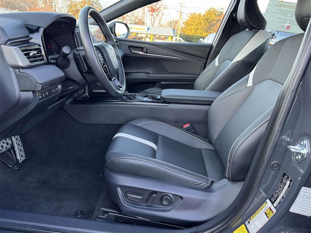 Used 2025 Toyota Camry SE image 20