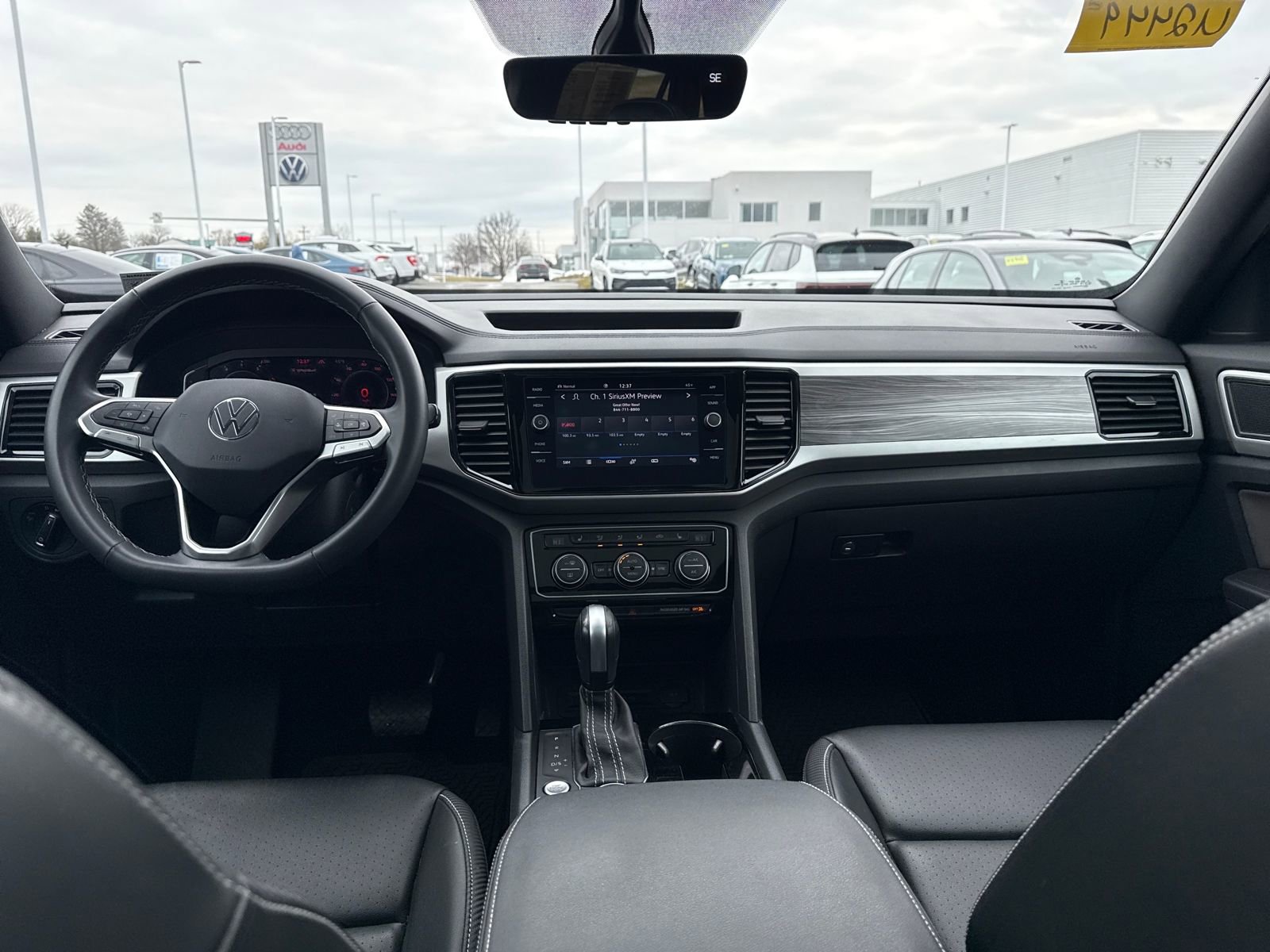 Used 2022 Volkswagen Atlas Cross Sport SE w/ Panoramic Sunroof Package image 13