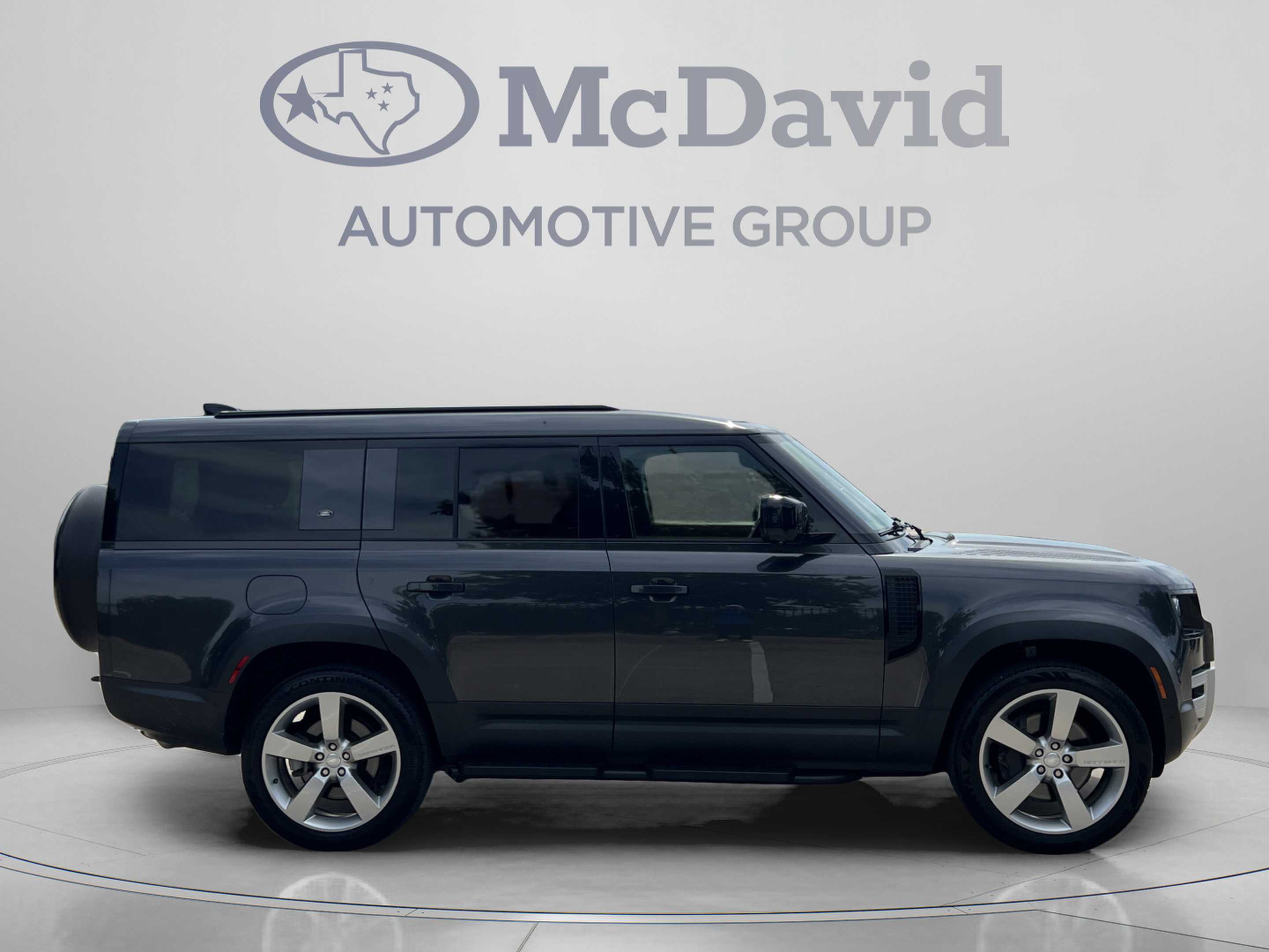 Used 2023 Land Rover Defender 130 First Edition AWD/4WD image 8
