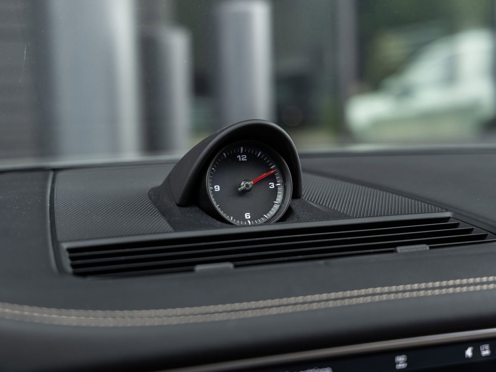 Certified 2018 Porsche Panamera image 27