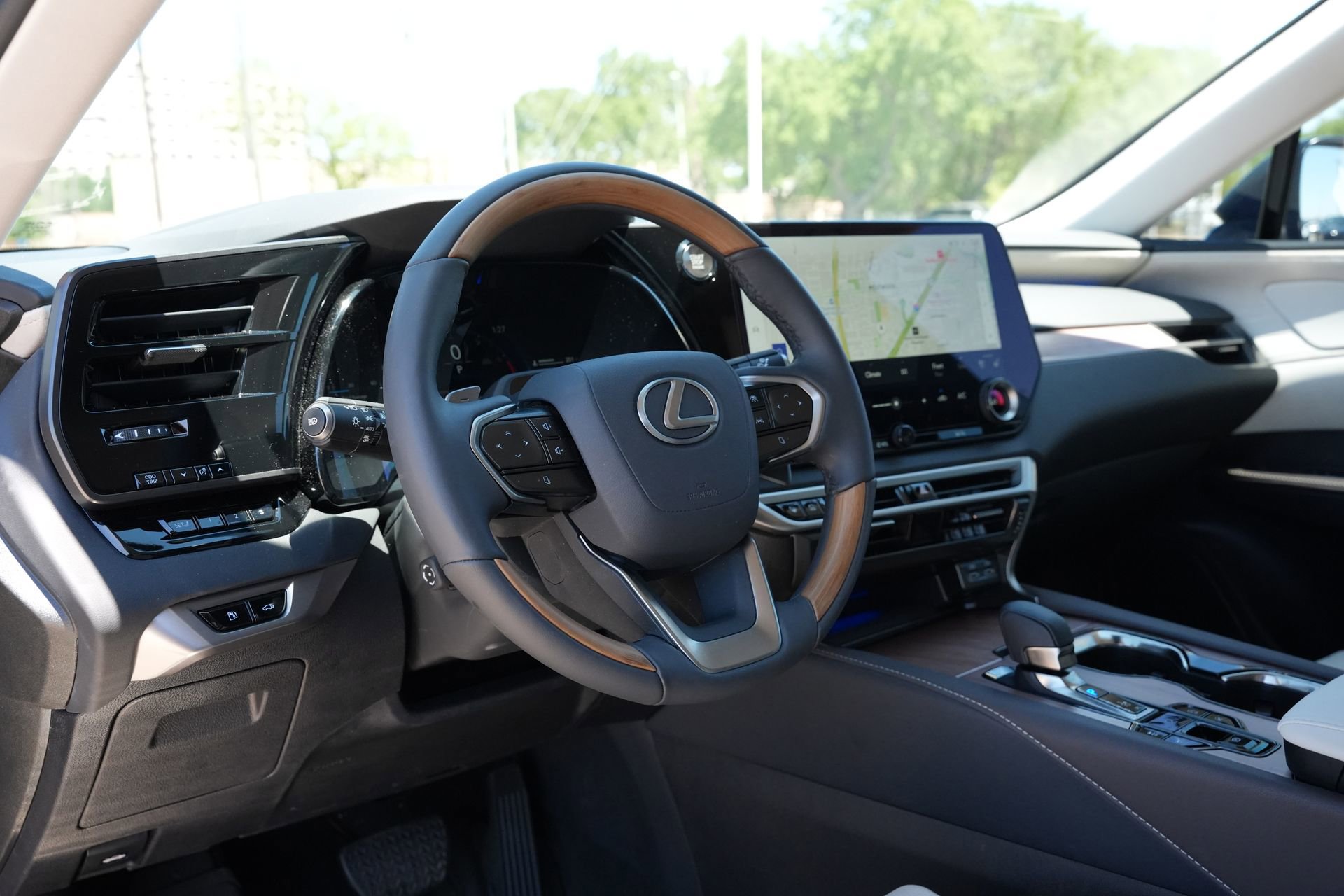 Used 2025 Lexus RX 350 AWD w/ Convenience Package image 17