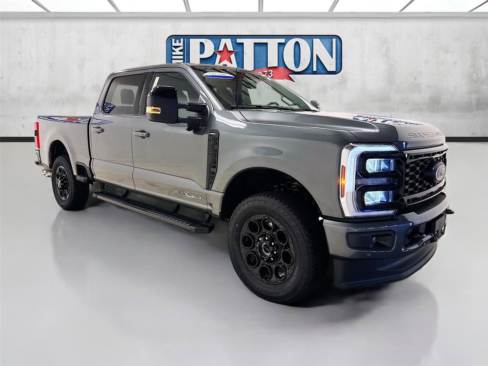 New 2026 Ford F250 Lariat w/ Black Appearance Package AWD/4WD image 1