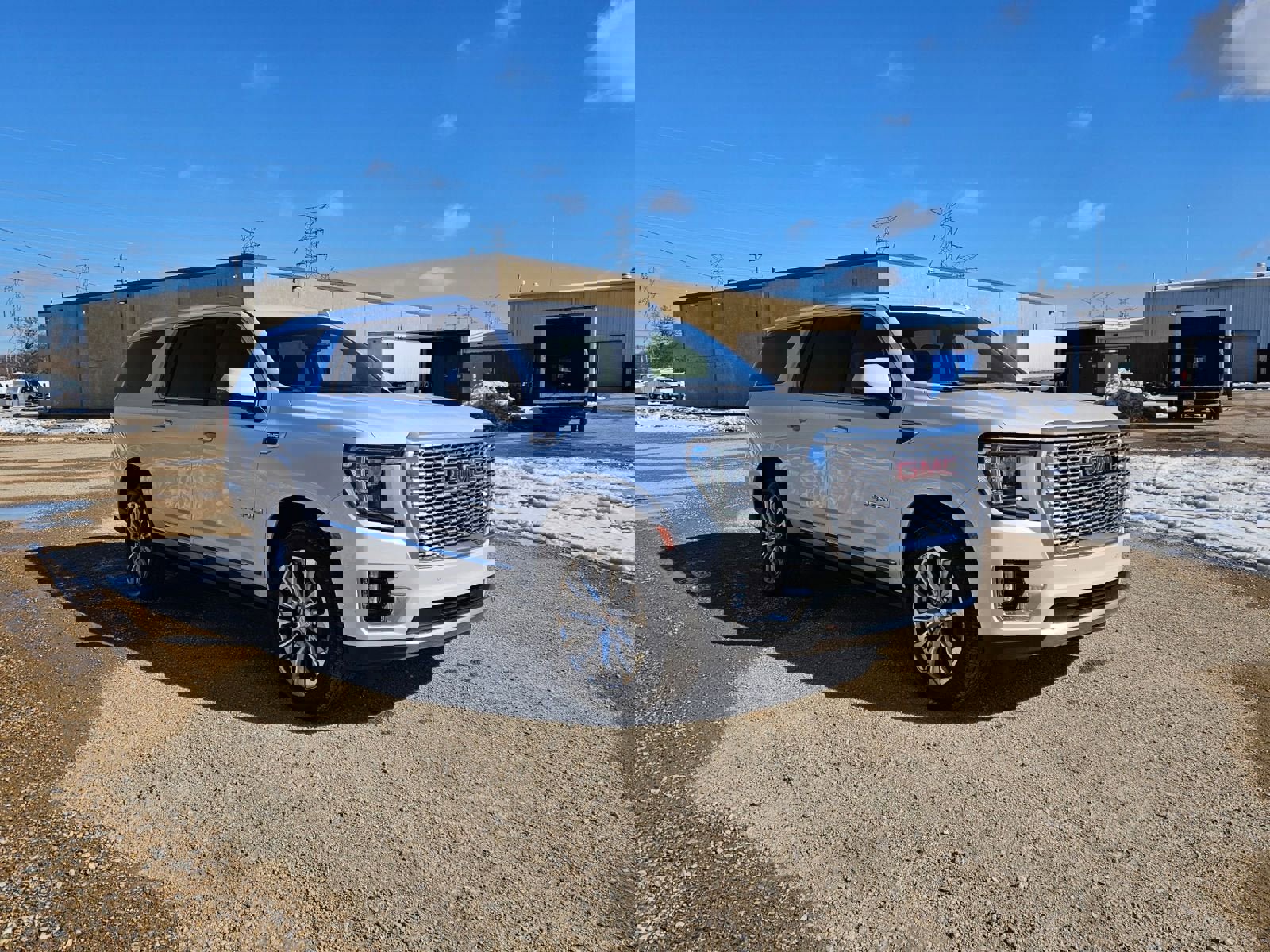 Used 2022 GMC Yukon XL Denali image 8