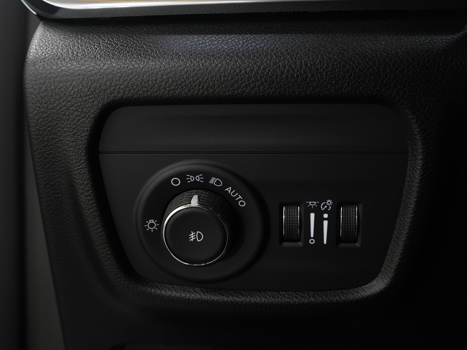 Used 2024 Jeep Grand Cherokee Overland w/ Luxury Tech Group IV image 25