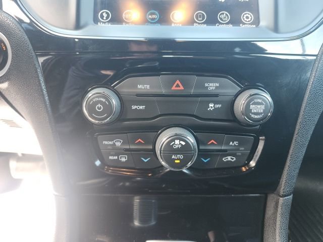 Used 2018 Chrysler 300 S image 27