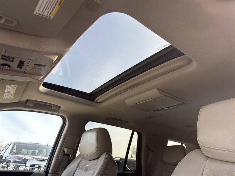 Used 2015 Cadillac Escalade Premium AWD/4WD image 25