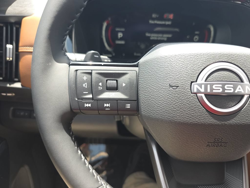 New 2026 Nissan Pathfinder Platinum FWD image 17