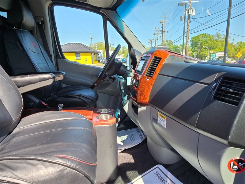 Used 2014 Mercedes-Benz Sprinter 2500 image 23