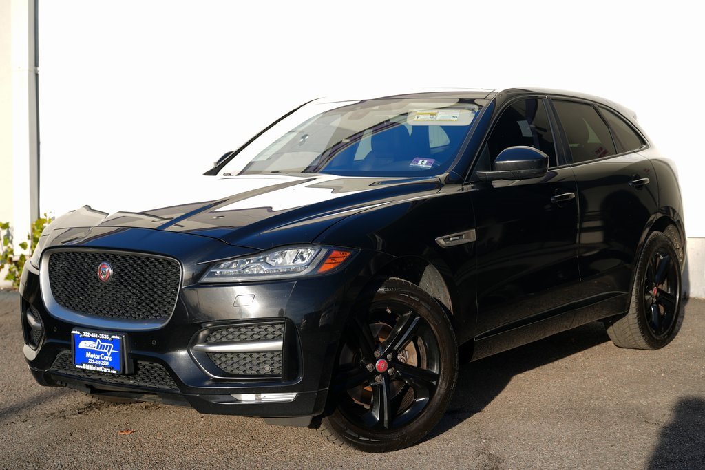 Used 2017 Jaguar F-PACE R-Sport image 2
