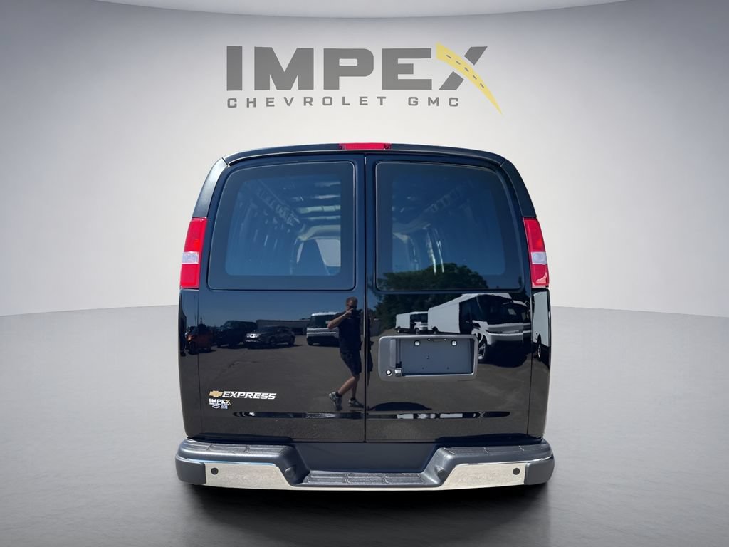 New 2026 Chevrolet Express 3500 Extended w/ Driver Convenience Package RWD image 4