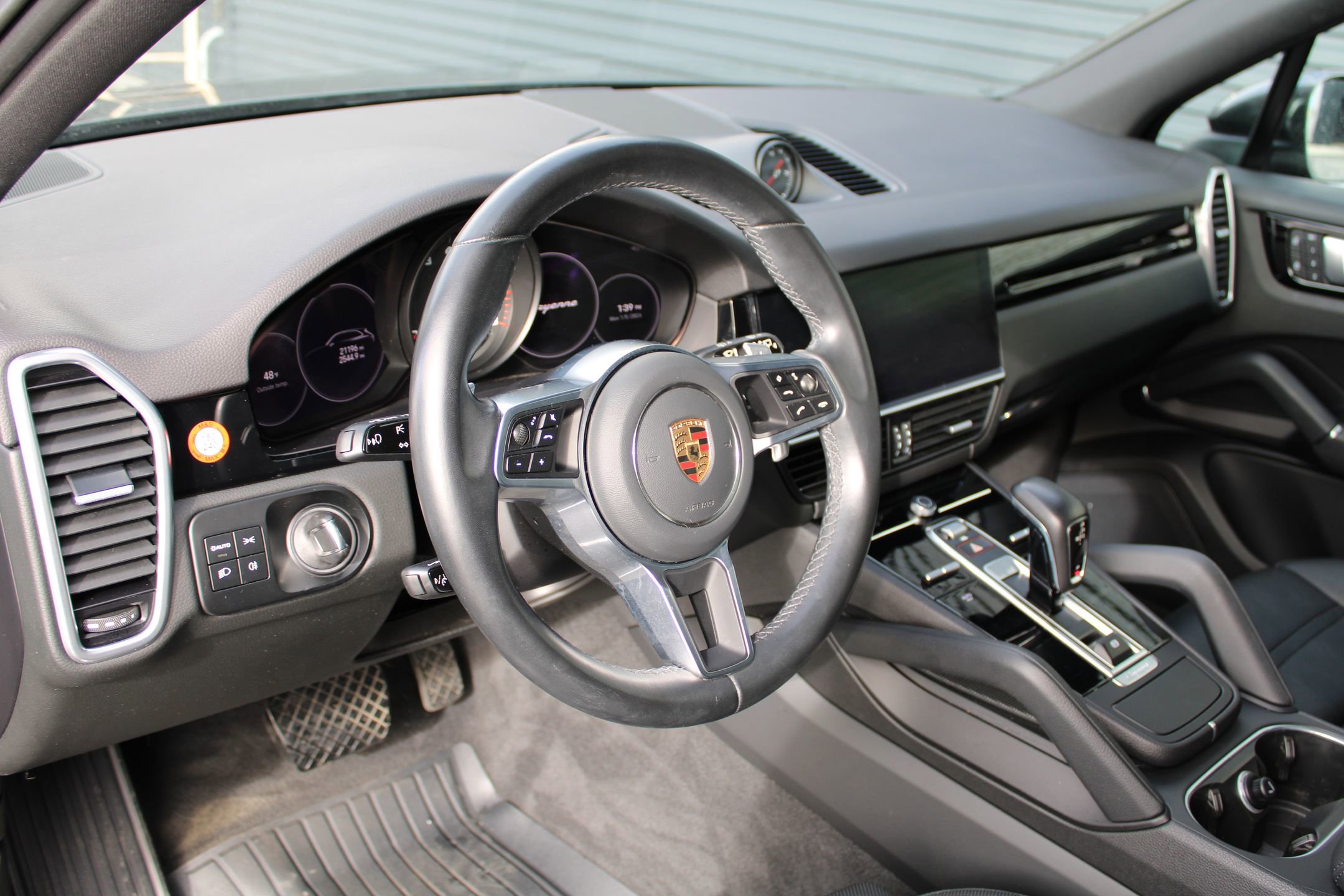 Certified 2022 Porsche Cayenne image 4