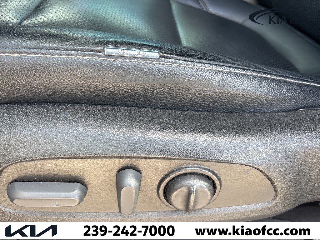 Used 2023 Chevrolet Traverse LT image 16