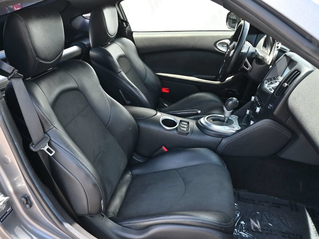Used 2014 Nissan 370Z Touring w/ Sport Package RWD image 19