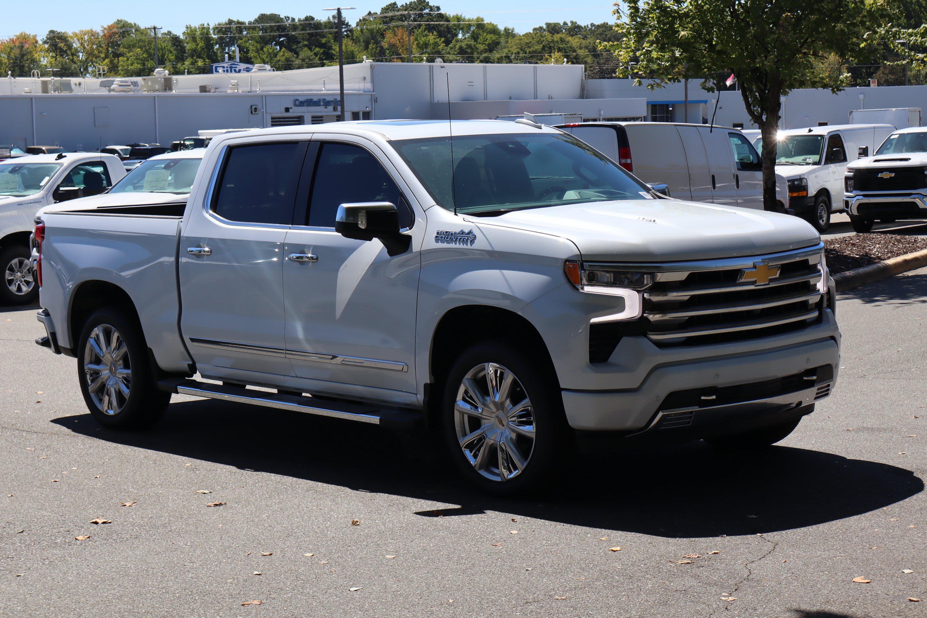New 2026 Chevrolet Silverado 1500 High Country w/ High Country Premium Package AWD/4WD image 2