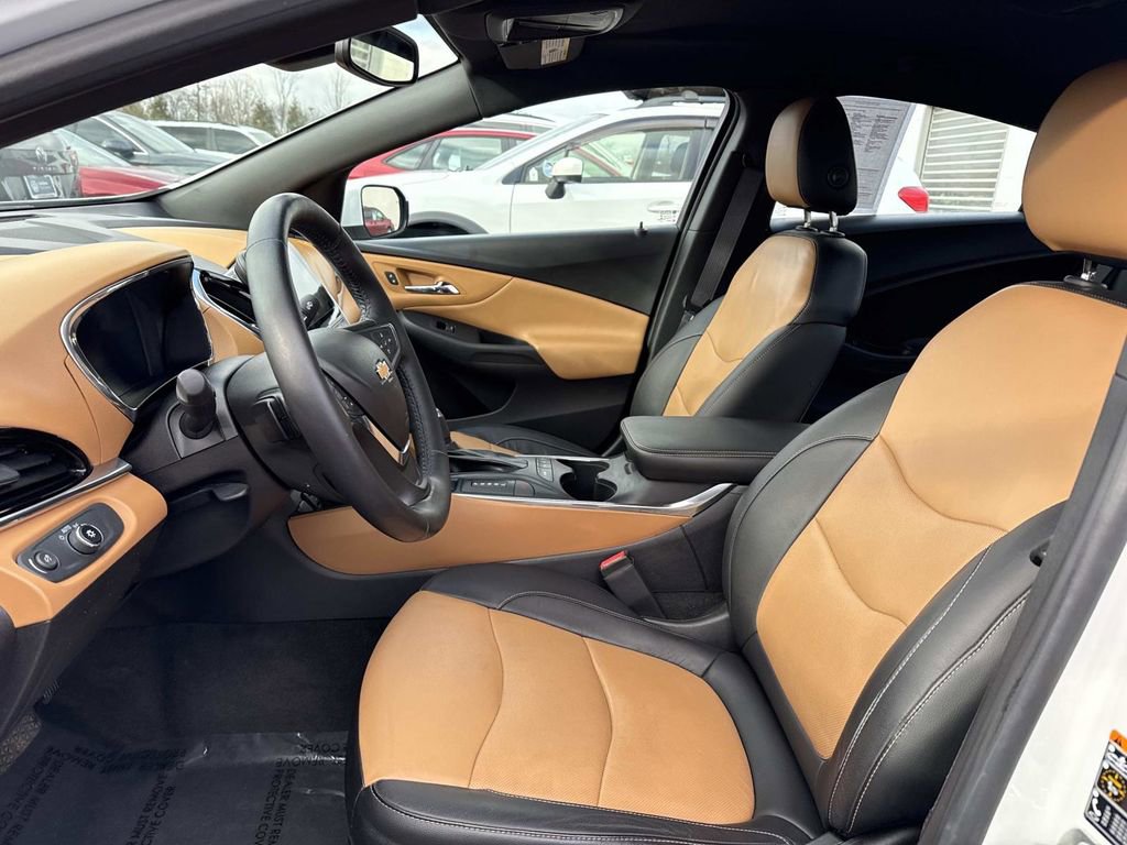 Used 2016 Chevrolet Volt Premier w/ Driver Confidence Package FWD image 10