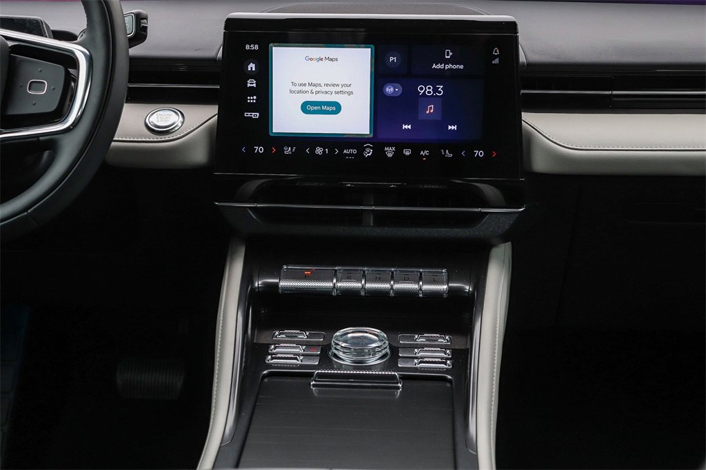 Used 2025 Lincoln Nautilus Premier image 15