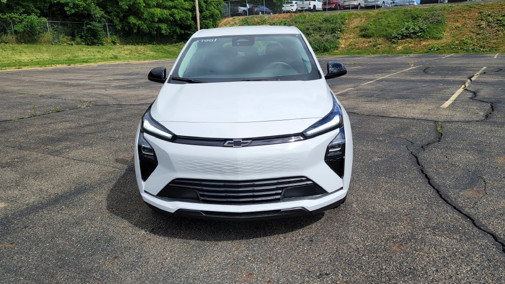 New 2027 Chevrolet Bolt LT w/ LPO, All-Weather Package FWD image 4
