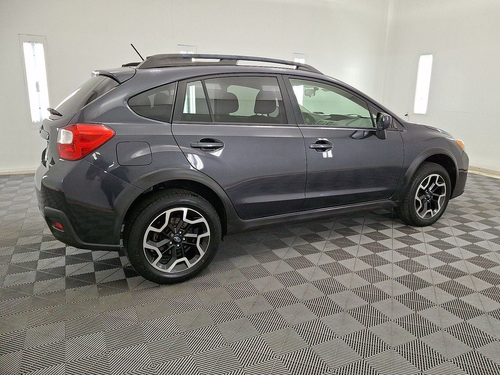 Used 2016 Subaru Crosstrek 2.0i Premium w/ Moonroof Package AWD/4WD image 17