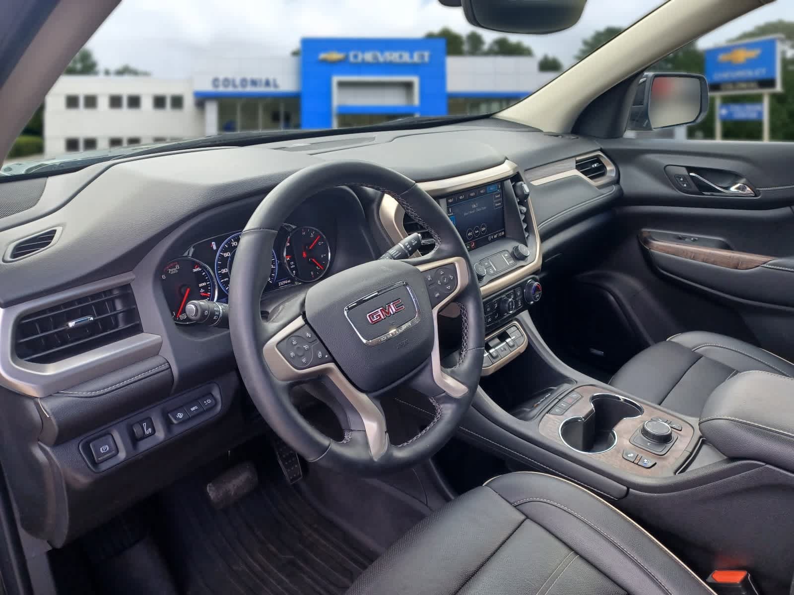 Used 2023 GMC Acadia Denali w/ Denali Technology Package AWD/4WD image 8