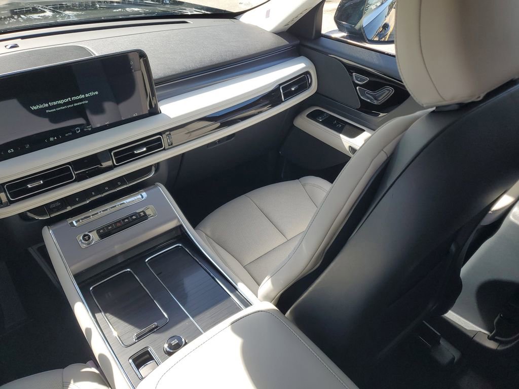 New 2026 Lincoln Aviator 2WD image 17