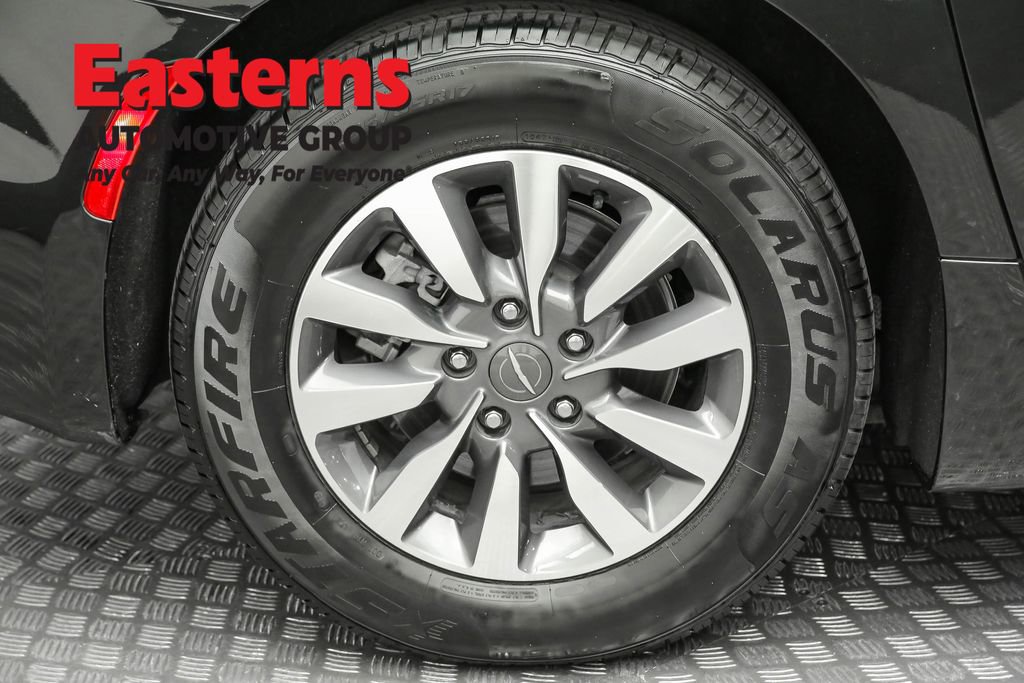 Used 2023 Chrysler Pacifica Touring-L image 28