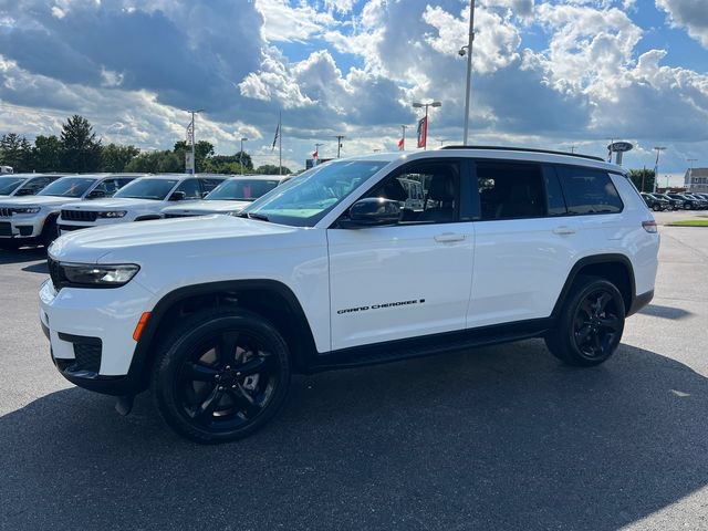Certified 2024 Jeep Grand Cherokee L Altitude AWD/4WD image 3