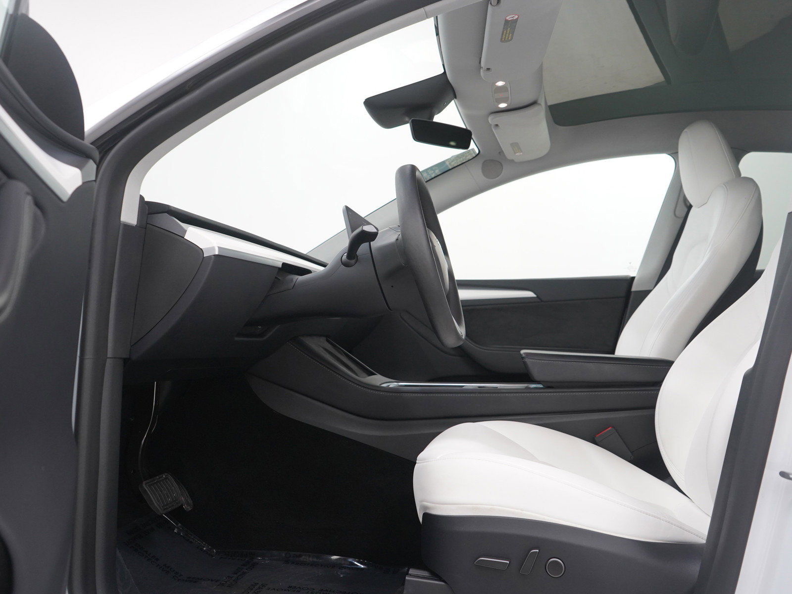 Used 2024 Tesla Model Y Long Range image 22