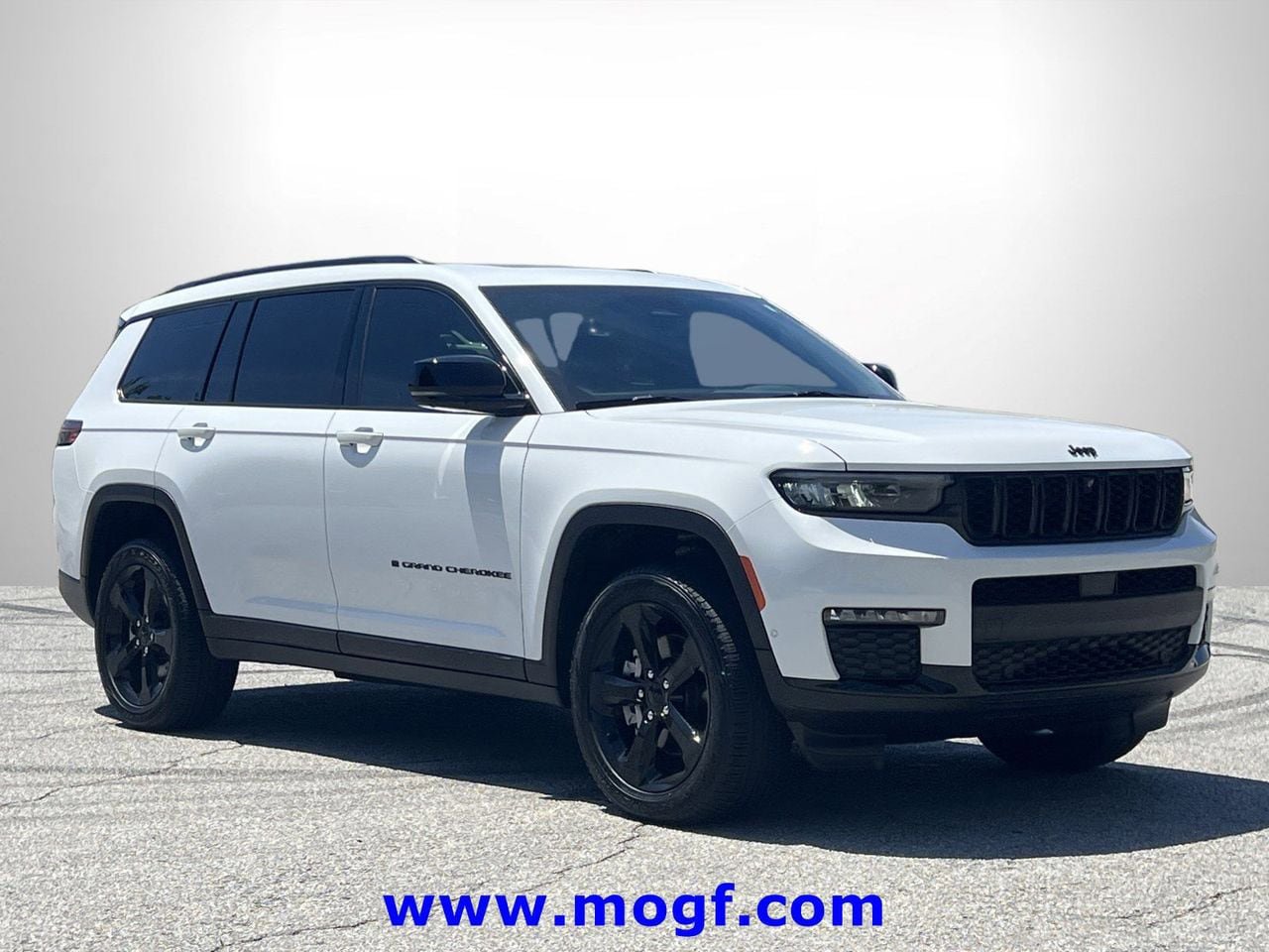 Used 2025 Jeep Grand Cherokee L Limited w/ Luxury Tech Group II AWD/4WD image 4