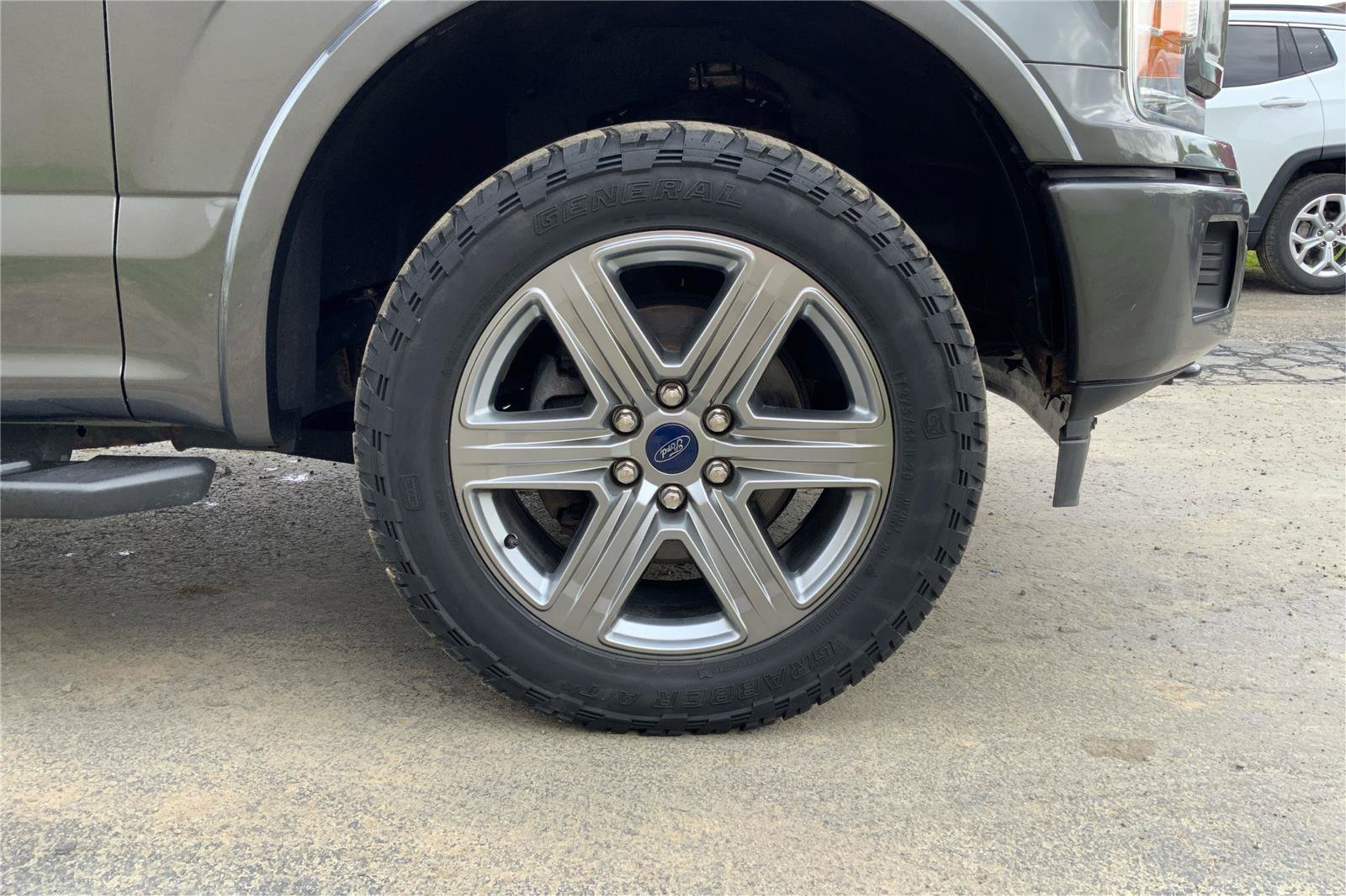 Used 2018 Ford F150 XLT w/ Equipment Group 302A Luxury AWD/4WD image 28