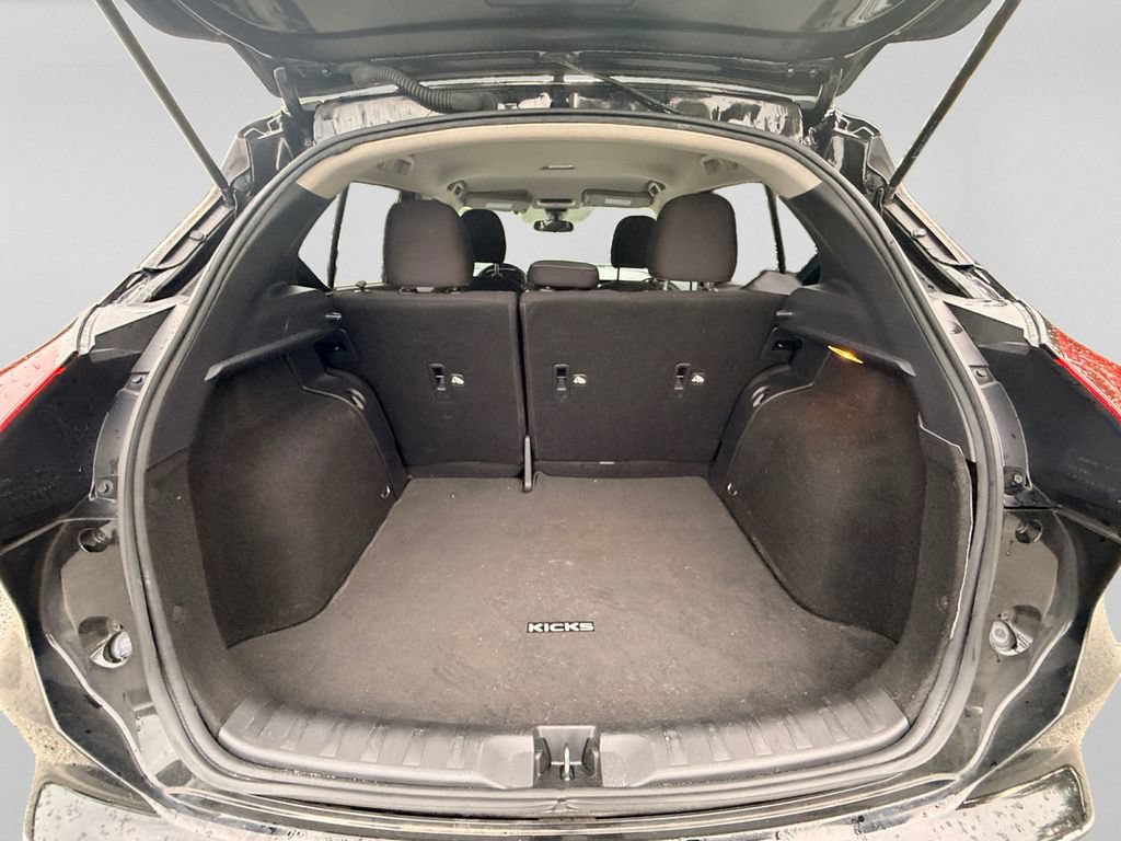 Used 2021 Nissan Kicks SV FWD image 28