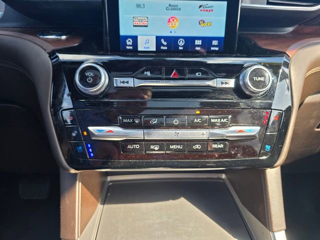 Used 2022 Ford Explorer King Ranch w/ Premium Technology Package AWD/4WD image 23