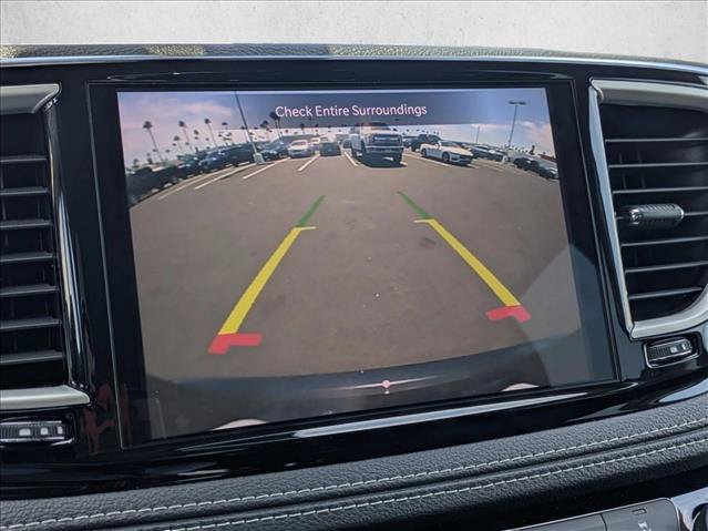 Used 2022 Chrysler Pacifica Touring-L FWD image 13
